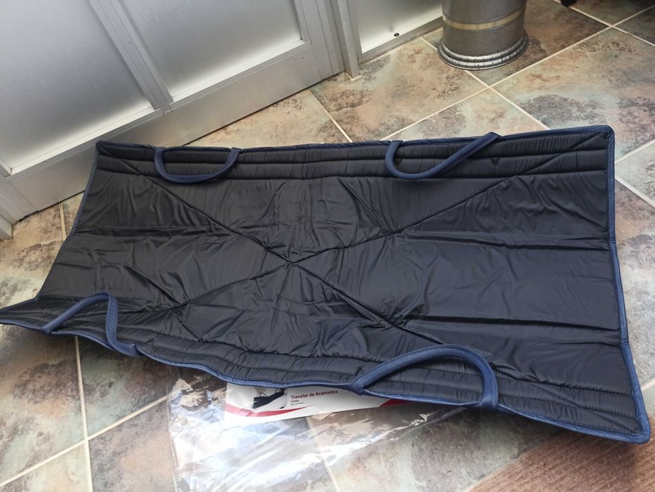 Almofada e transfer acamados