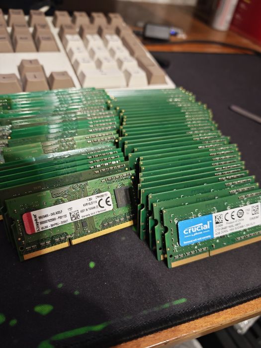 DDR3L Озу 4Gb є більше 100 штук