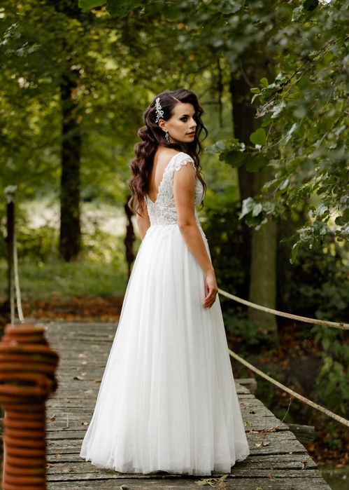 Suknia ślubna S/M, ecru/śmietanka, salon Tiara w Łodzi