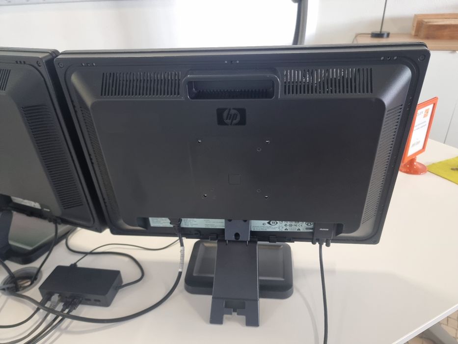 2 Monitores HP 22"