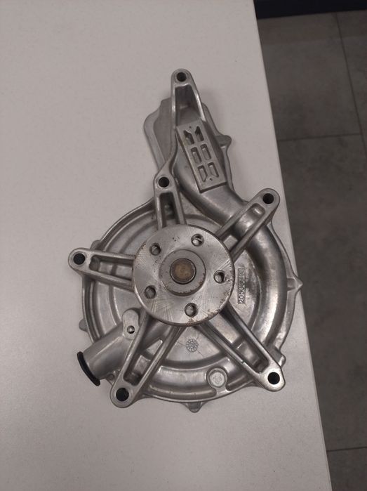 Pompa wody do Volvo fh 13 , RVI Magnum dxi