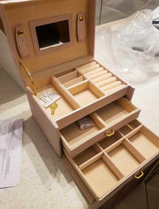 KUFEREK NA BIŻUTERIĘ z lusterkiem - super PREZENT -zamykany na kluczyk