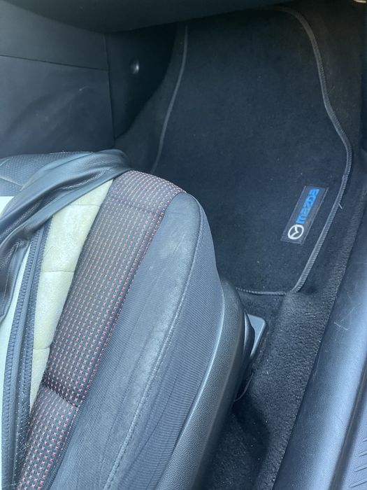 Продам Мазда 3 бк 2005 гола автомат 1.6 бензин