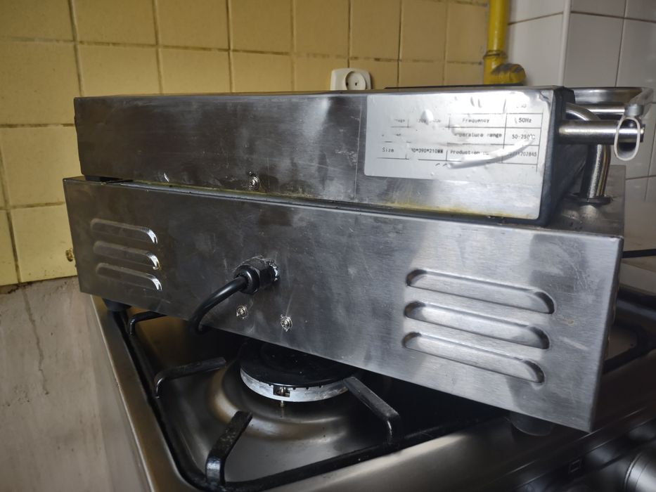 Grill kontaktowy Heg 811E 2200 W do kebaba , tostów