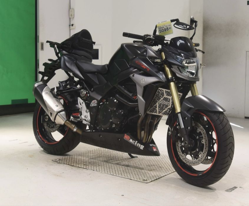 Suzuki GSR-750 Сузуки з Японії