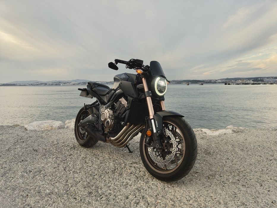 Honda CB650R como nova