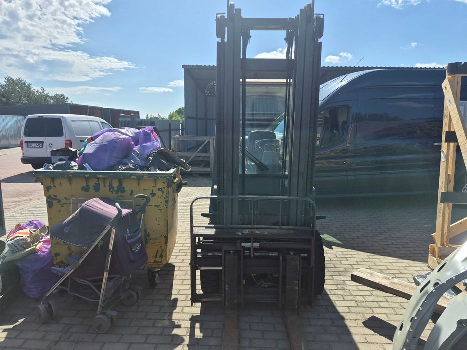 Wózek widłowy Nissan UD02A25PQ  2003 rok