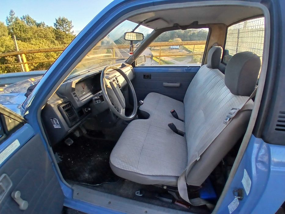Mazda b2200 3 lugares