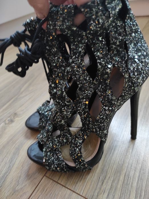 Szpilki brokatowe zielone 37 r 4 Public Desire