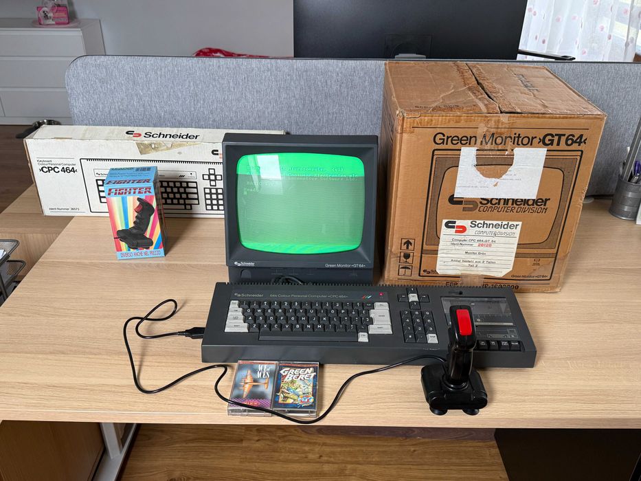 Retro komputer Amstrad Schneider CPC 464 + monitor GT64 + joystick + gry