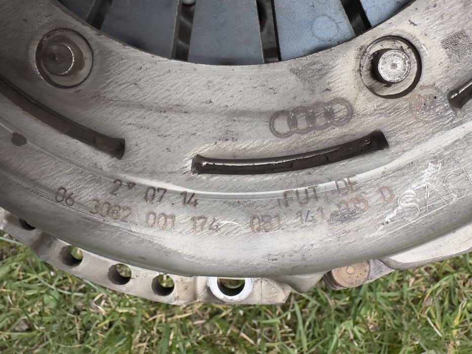 Kolo dwumasowe a4 b8 2.0 TDI  CJCD