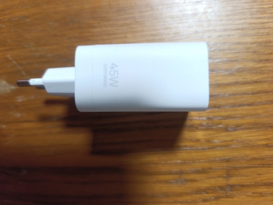 Realme Supervooc Original 150w . 67w . 45w . 33w . 20w . 18w . 10w