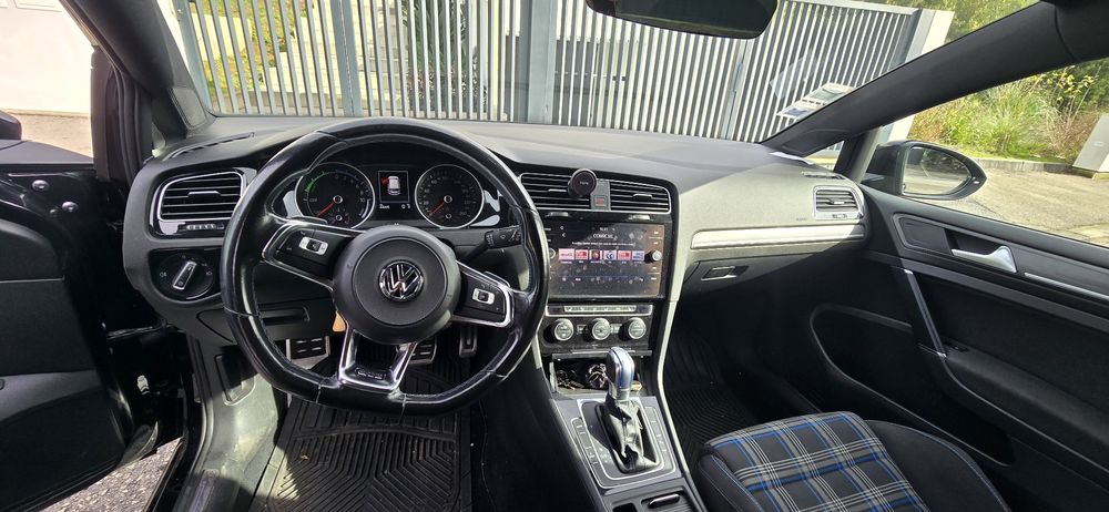 Volkswagen Golf GTE Poucos Km