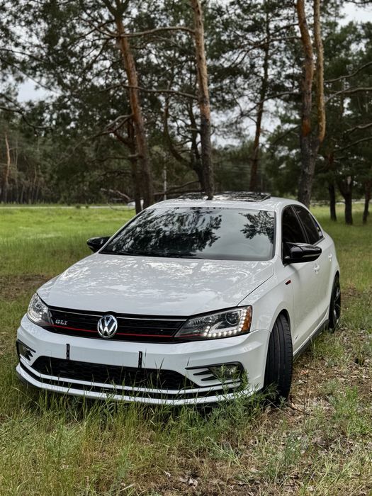 Volksvagen Jetta GLI