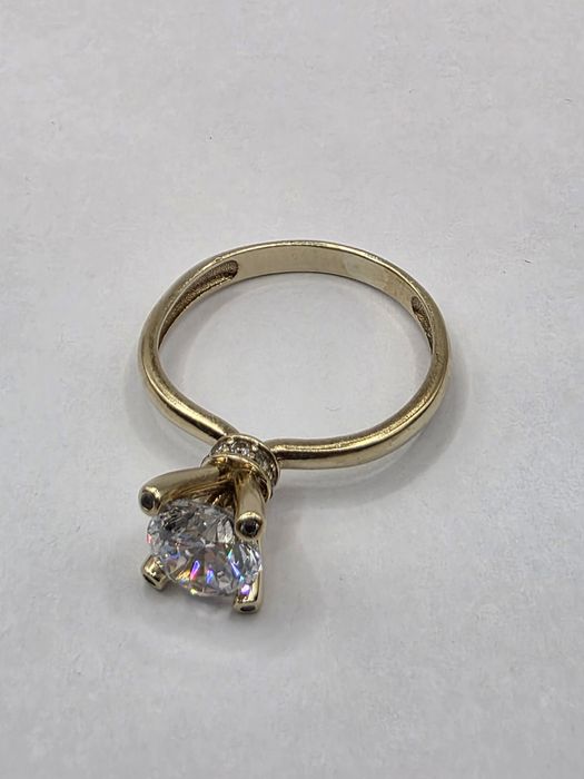 Золота каблучка 585