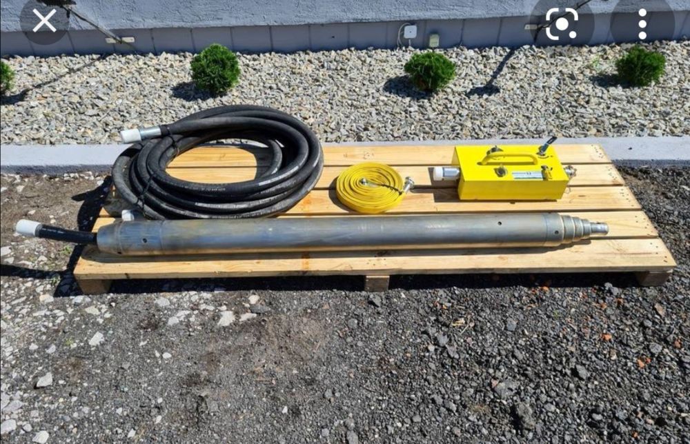 Wbijanie rur osłonowychPrzeciski Kretem przewierty mini koparka studni