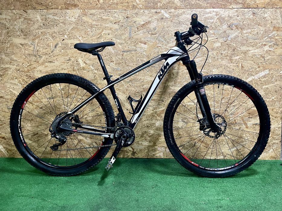 Bicicleta KTM MYROON roda 29 carbono