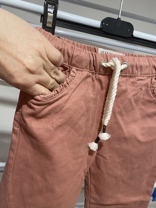 Jeansowe bojówki pudrowo różowe