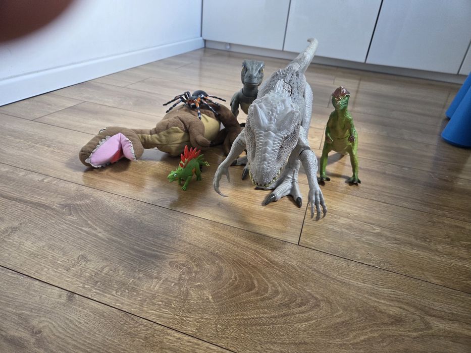Dinozaury,zabawki