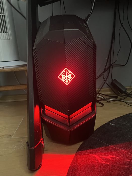 Komputer stajconarny omen