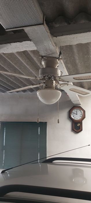 Candeeiro com ventoinha vintage