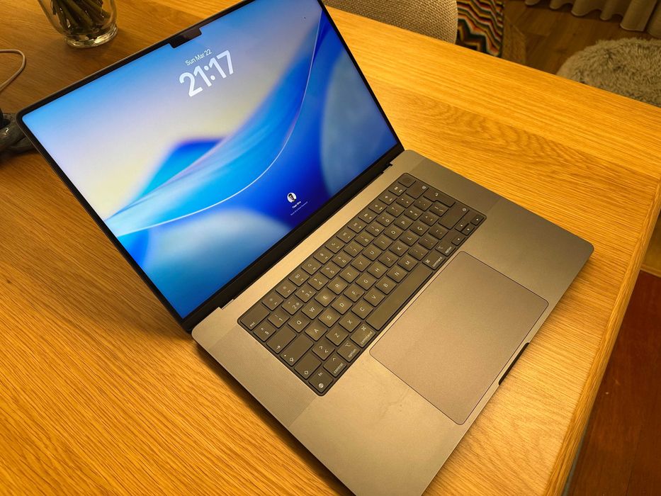 MacBook Pro 16” M3 Pro – 18GB RAM/512GB SSD – Space Black – Teclado PT