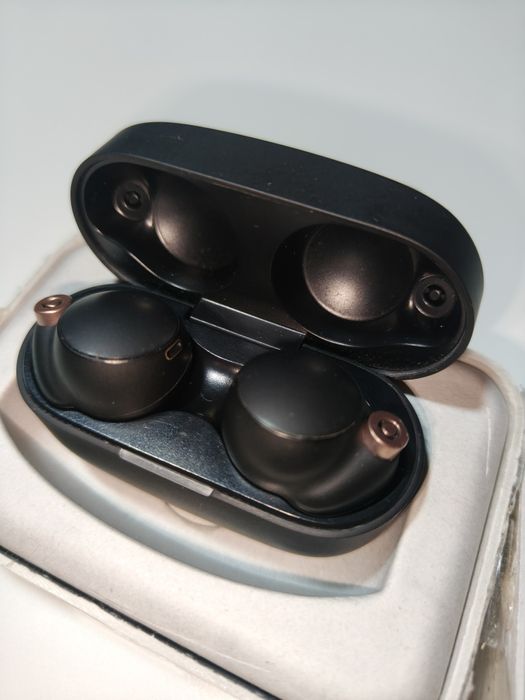 Słuchawki Sony wf 1000xm4 dobry stan