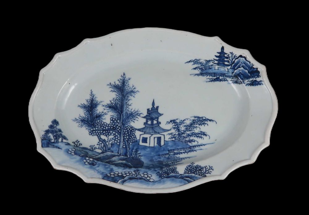 Travessa Polilobada em porcelana da China Séc. XVIII - 33 cm