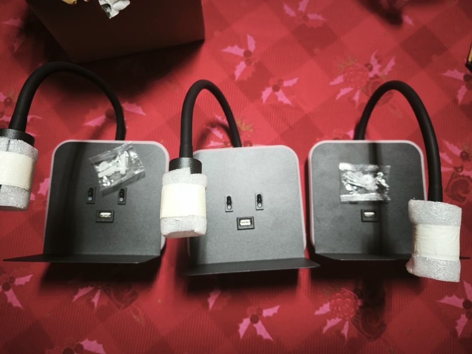 3x Candeeiro flexível com tomada USB e base smartphone