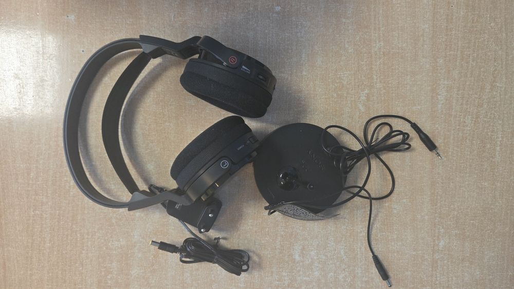 Bezprzewodowy stereofoniczny zestaw słuchawkowy