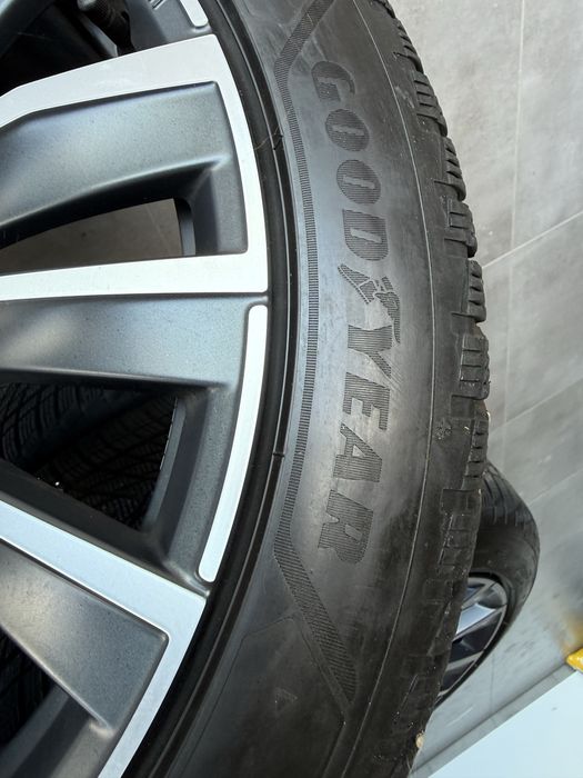 Koła VW ID..7 opony zimowe GoodYear  235/45 R20