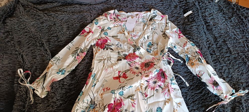 Vestigo florido de prender na cintura