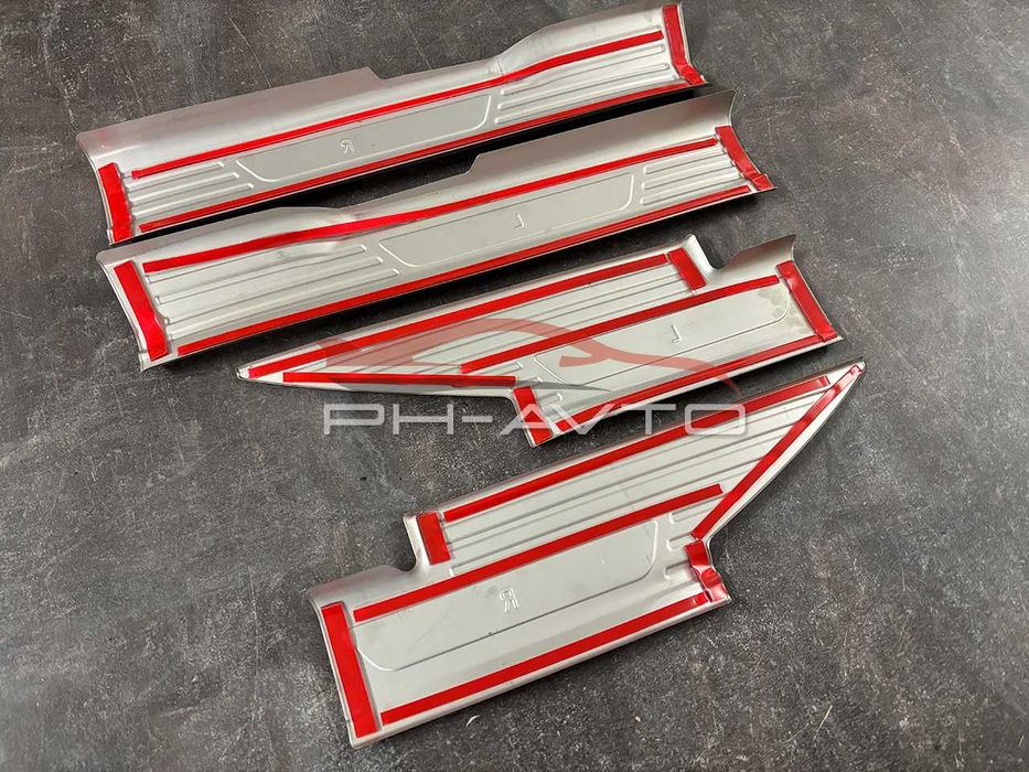 Mitsubishi Outlander 2022+ Накладки на пороги внутрішні на пластик