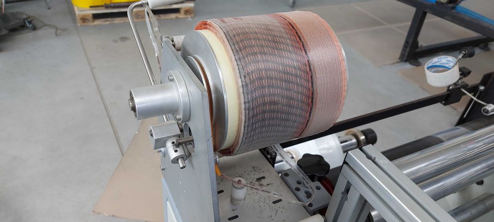 Automat tnąco - zgrzewający PE z aplikacjami.