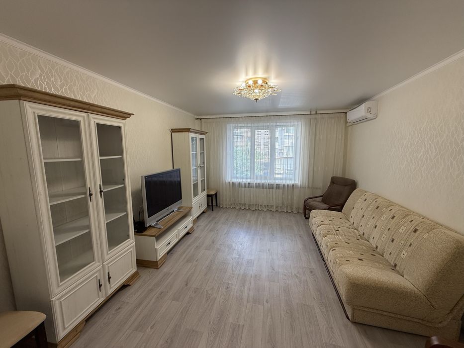 Двухкомнатная квартира на Сухом Фонтане.3/9 кирпич,54м.