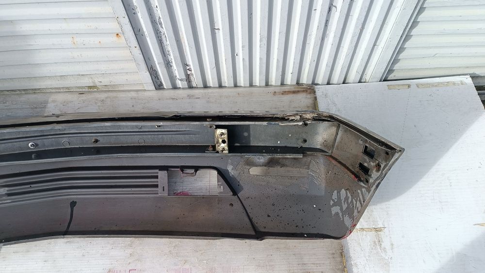 Vendo parachoque de frente Mercedes Benz W 201 ano 1993/98