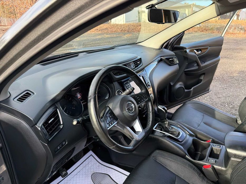 Nissan Rogue Sport SL      2017