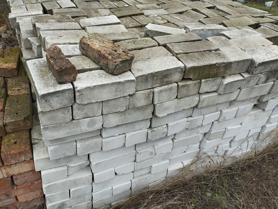 Кирпич ,цегла біла