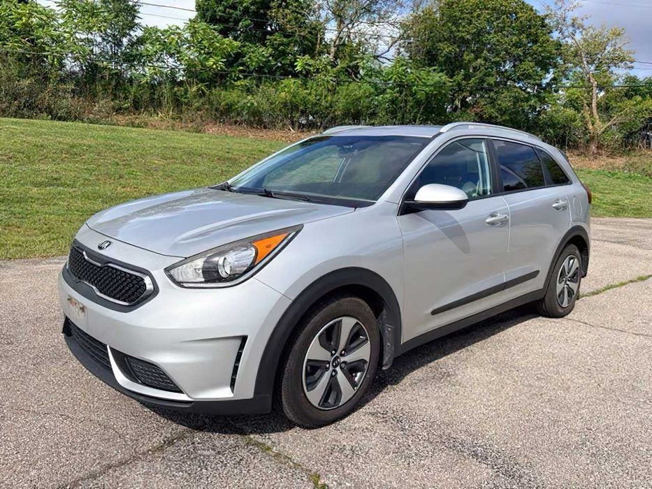 Kia Niro LX      2017