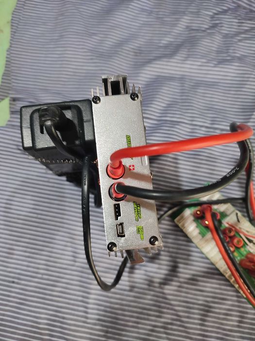 Розумний зарядно-балансувальний пристрій Turnigy Max200W