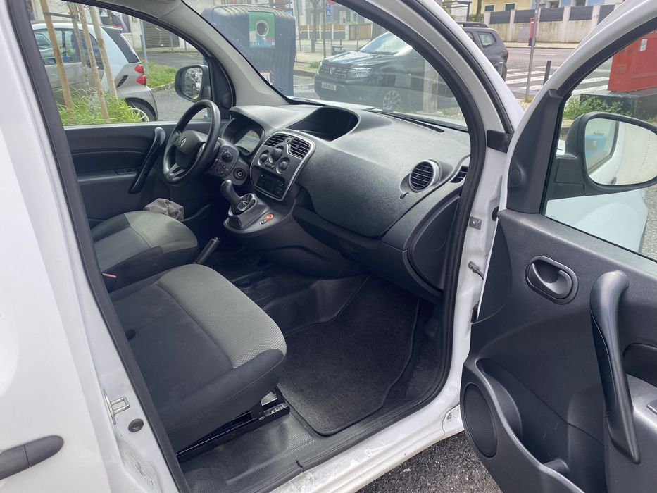 Kangoo maxi 3 lugares c/AC
