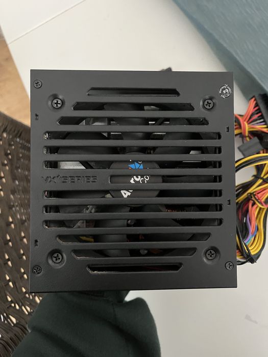 Fonte aerocool 650W - Pouco uso