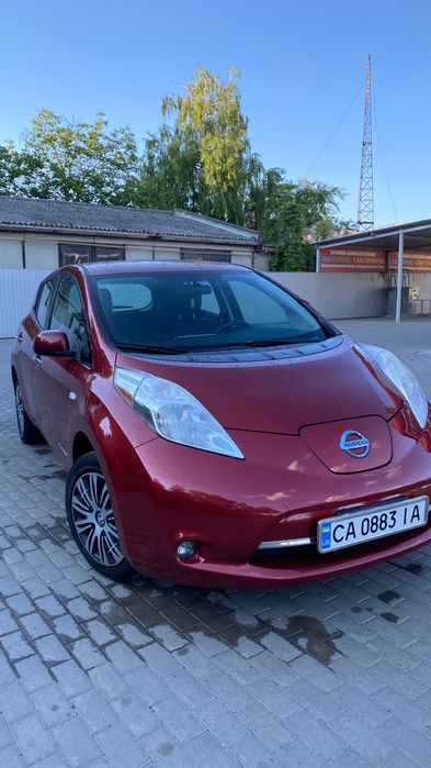 Електромобіль Nissan Leaf