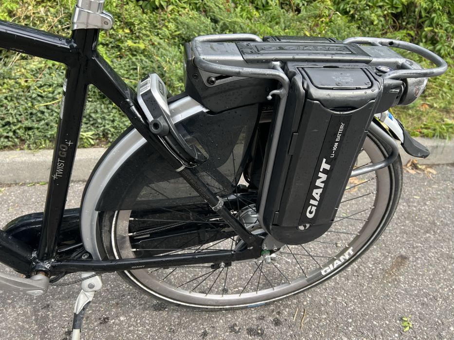 Fajny rower elektryczny GIANT TWIST GO 36V dwie baterie/ A