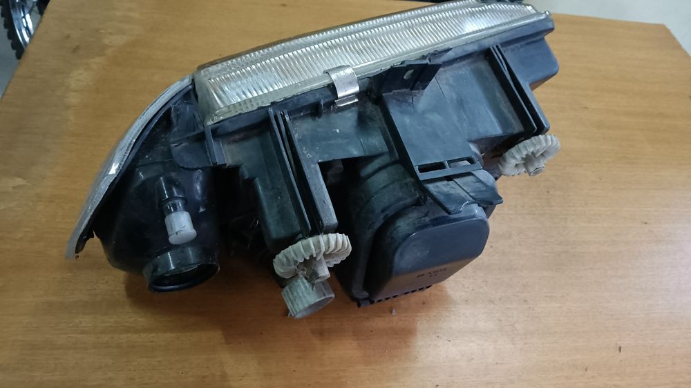 Ótica SEAT ibiza farol esq. Óptica 1995