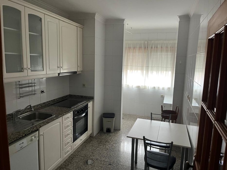 Apartamento T1 - Sao Felix da Marinha