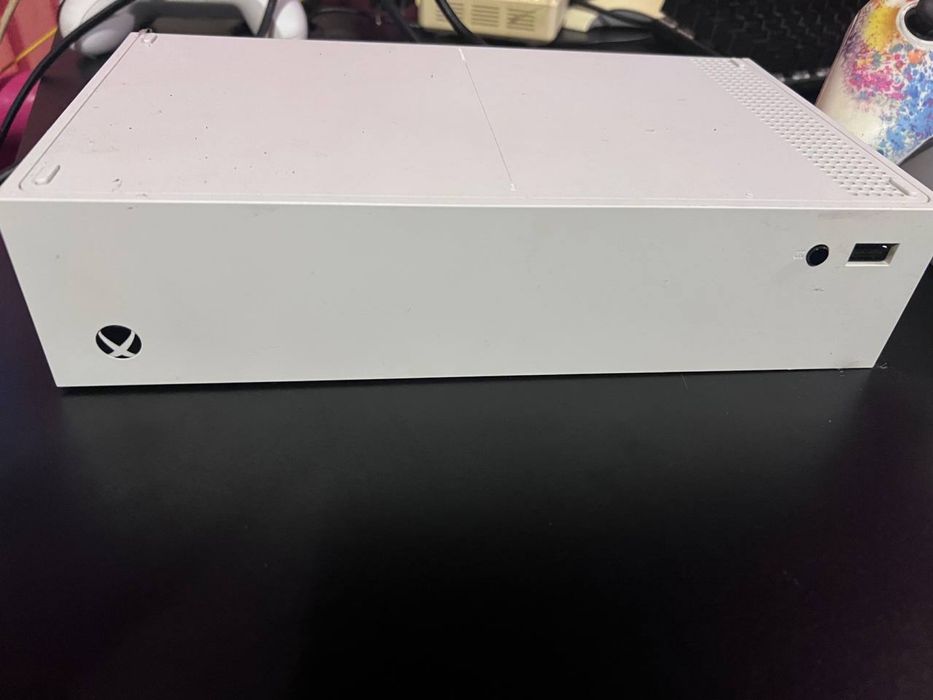 Продам xbox series  s  идеал 7800