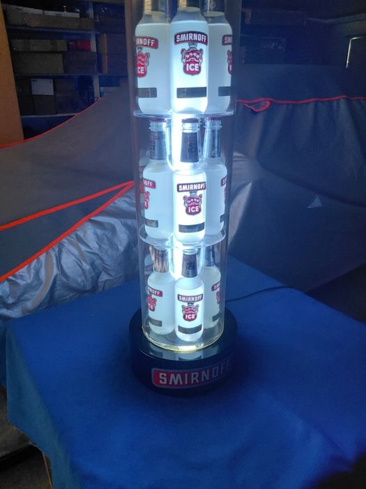 Publicidade luminosa smirnoff