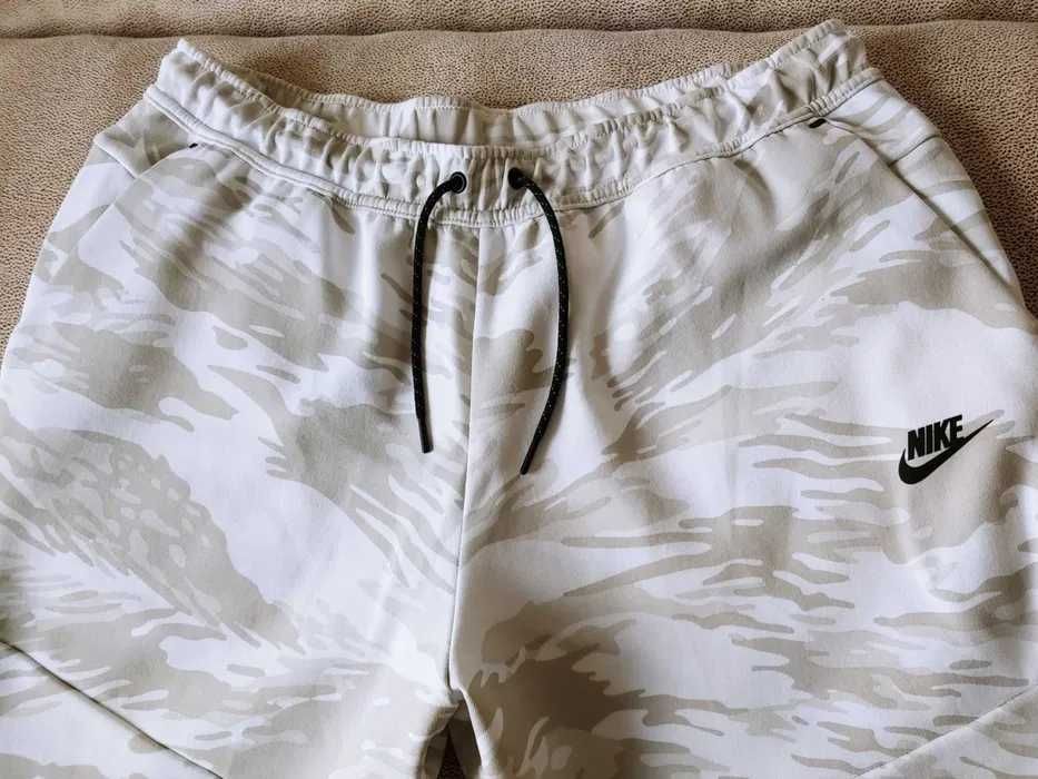 Штани NIKE Tech Fleece JGGR CU4497-121 оригінал