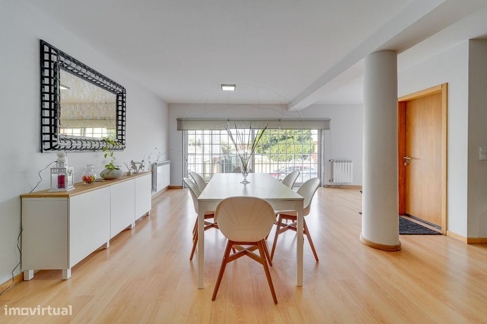 Moradia T4 para venda